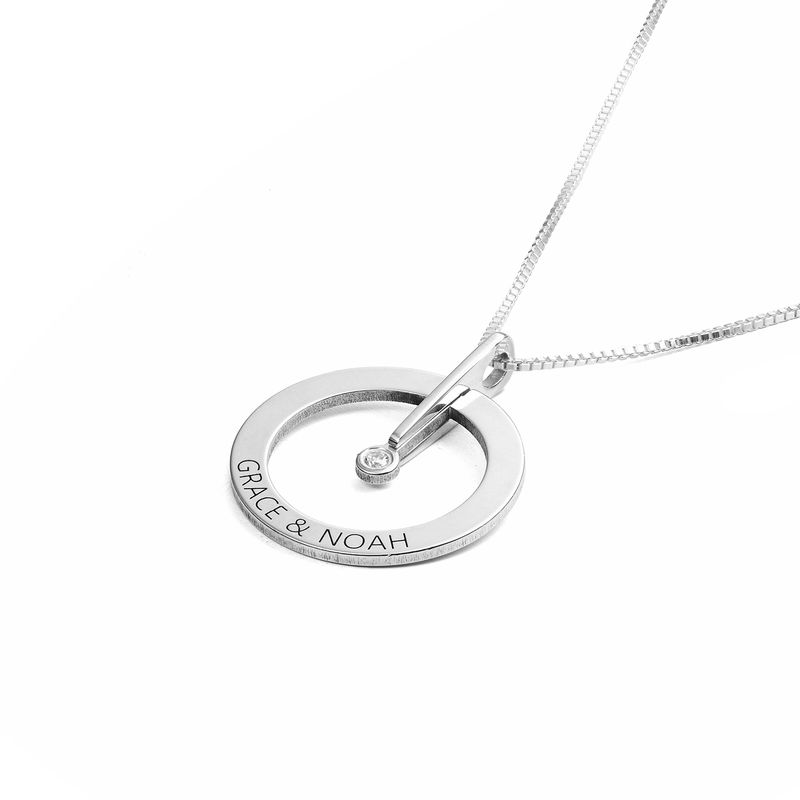 Personalized Circle Necklace with Diamond in Sterling Silver - 1 product photo